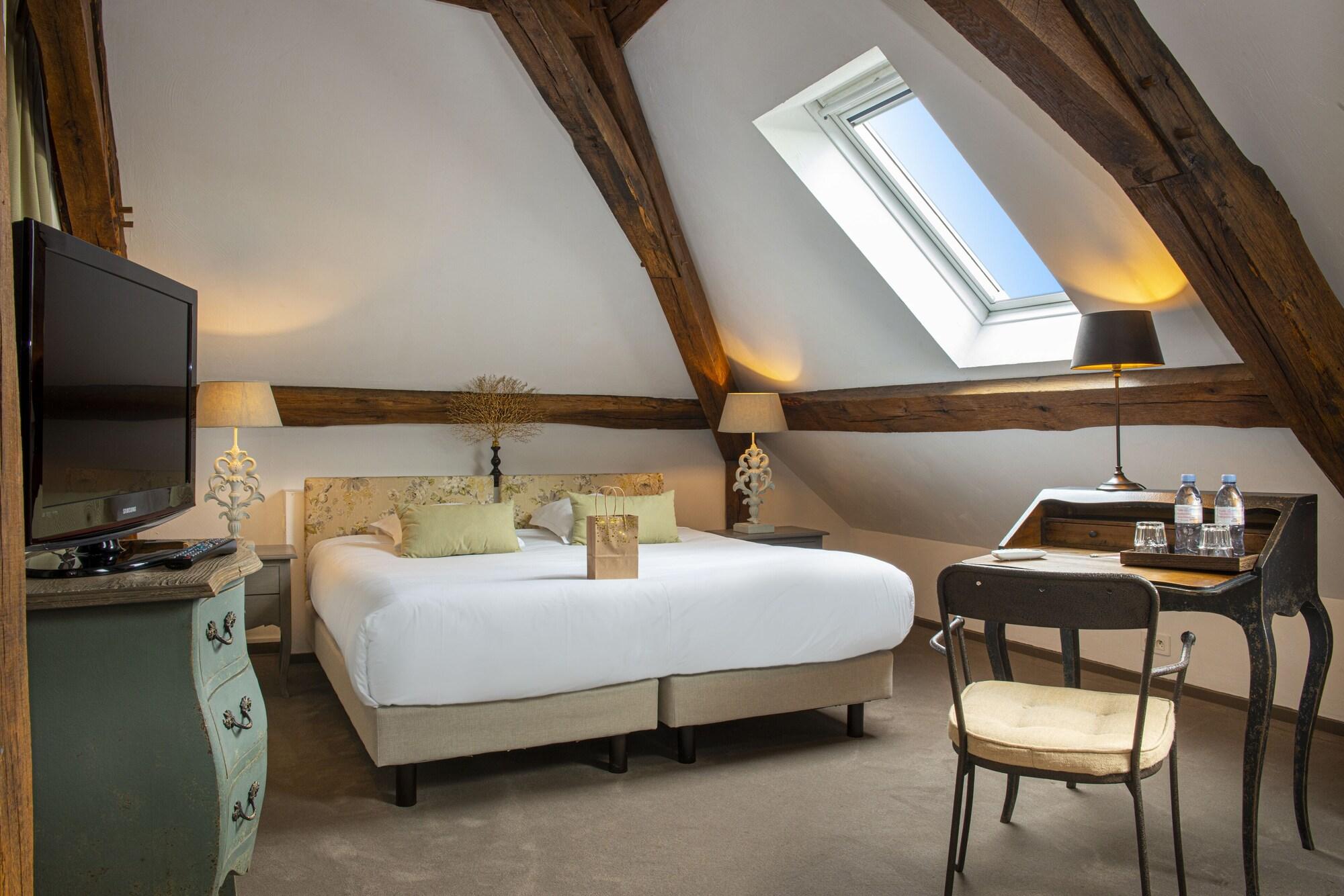Chateau De Courban And Spa Nuxe Bagian luar foto
