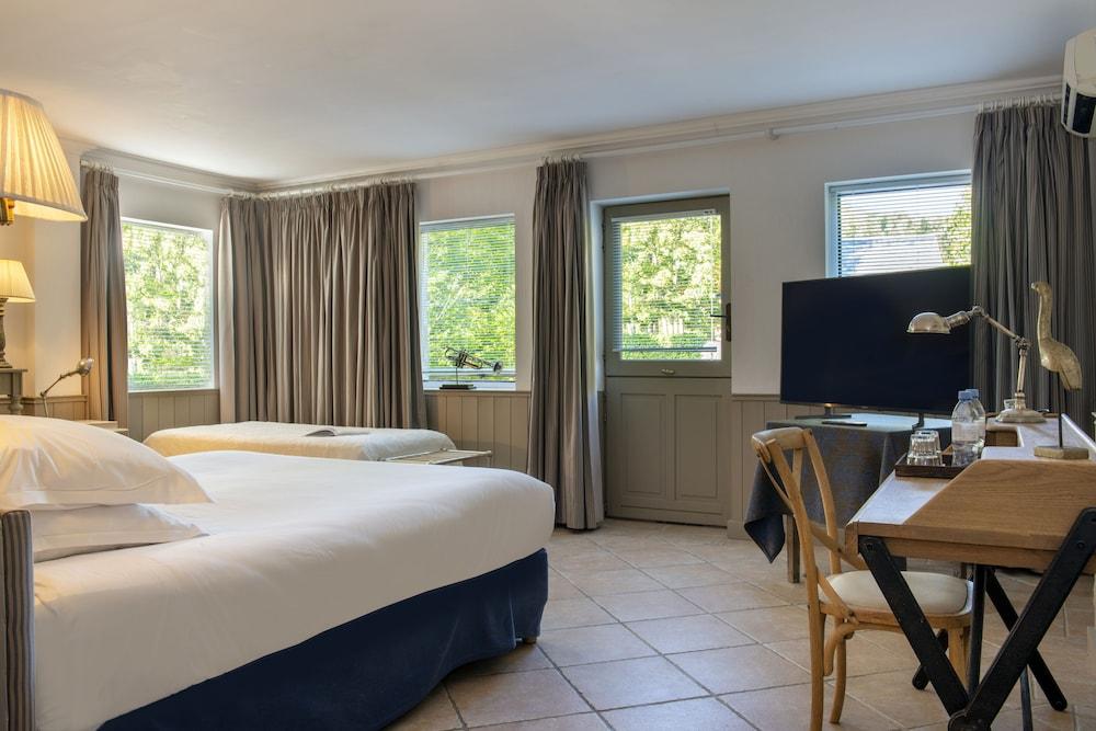 Chateau De Courban And Spa Nuxe Bagian luar foto
