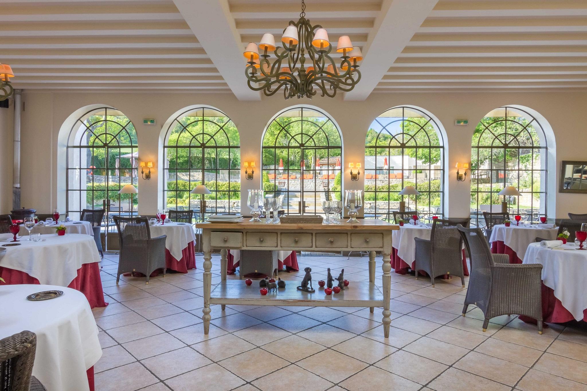 Chateau De Courban And Spa Nuxe Bagian luar foto