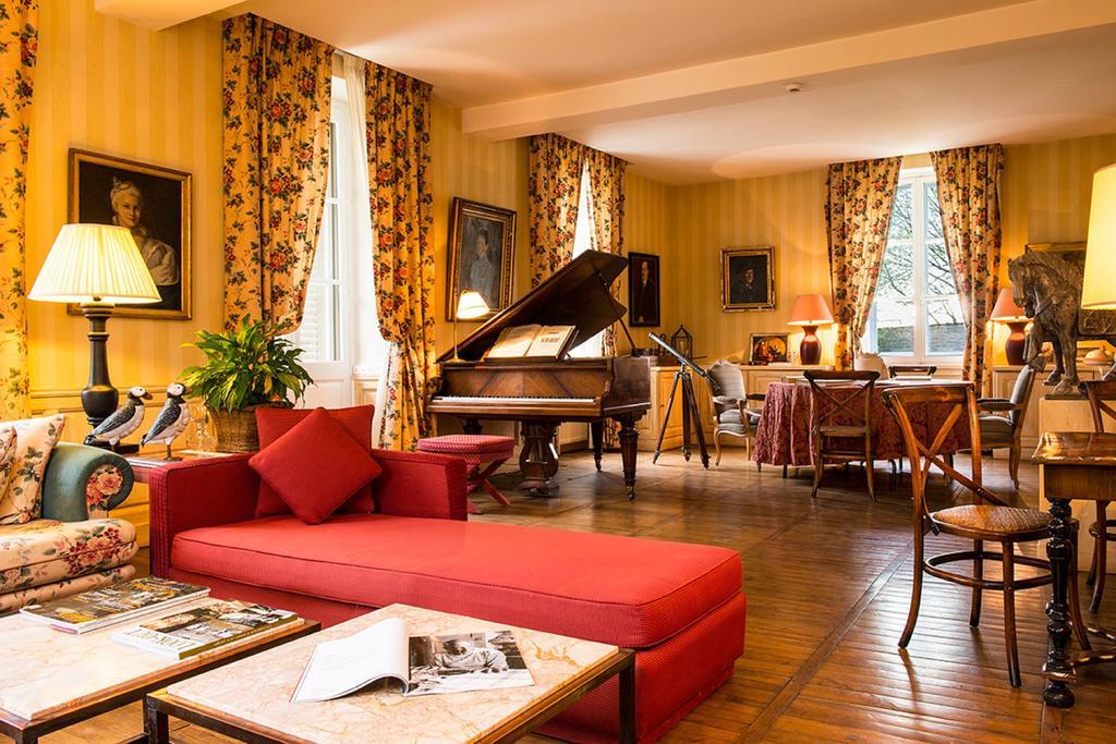 Chateau De Courban And Spa Nuxe Bagian luar foto